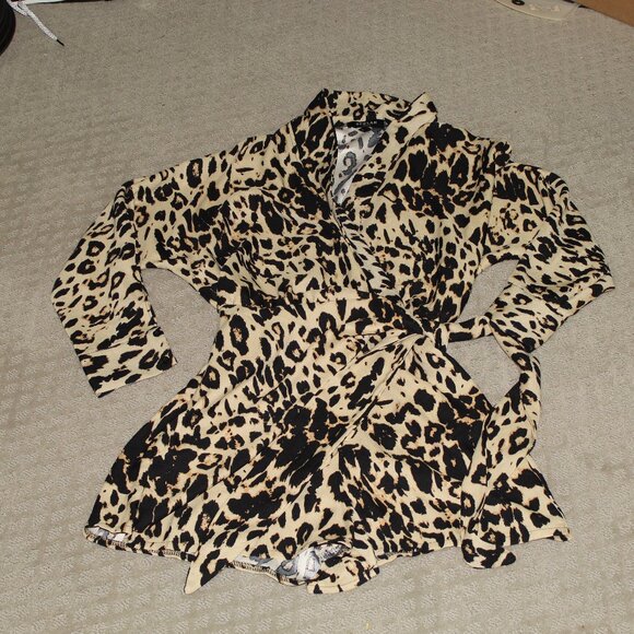 Beulah Style Sz Small Animal Print Wrap Style Shorts Jumpsuit Romper - Picture 1 of 5